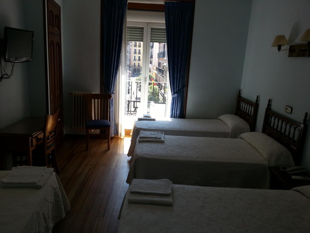 Hostal Guerra Madrid Exterior foto